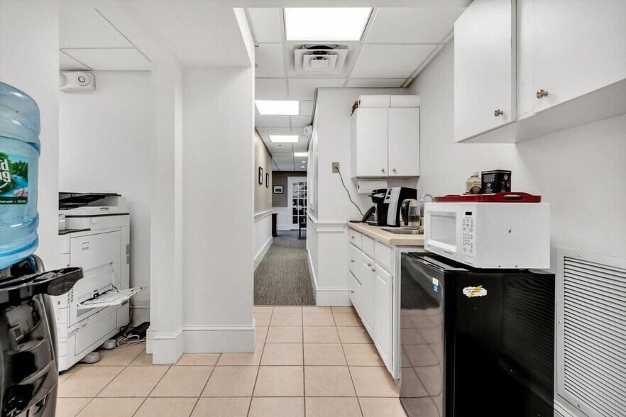 More Photos Of 804 Main St, Osterville Office Residential For Sale