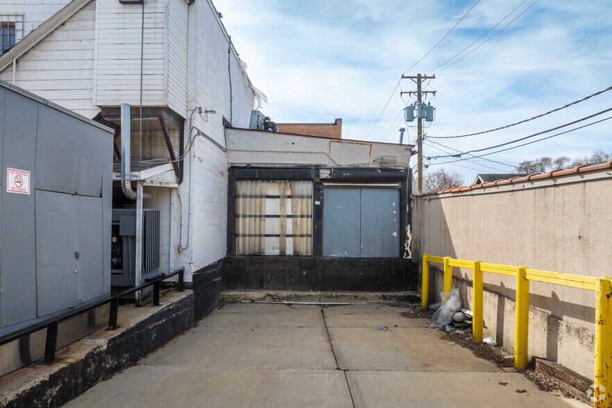 More Photos Of 4260 Old River Rd, Schiller Park Food Processing For Lease