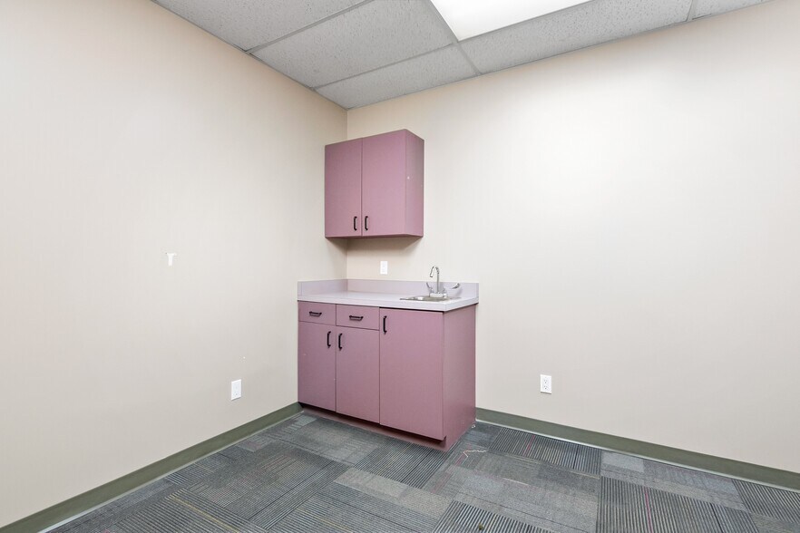 More Photos Of 100 Princess St, Kingston Medical For Lease