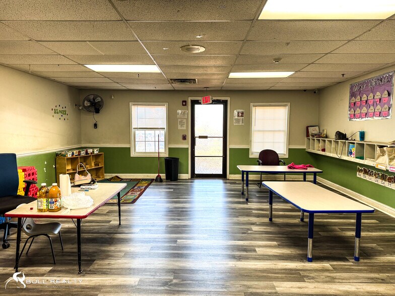More Photos Of 2326 Bouldercrest Rd SE, Atlanta Daycare Center For Sale