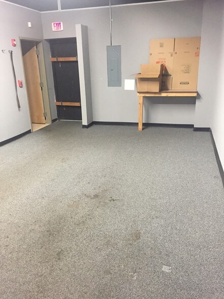 More Photos Of 230 Roosevelt Dr, Monroe Freestanding For Lease