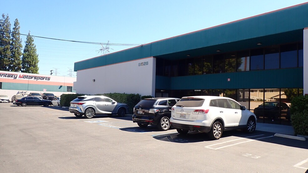 More Photos Of 8626 Wilbur Ave, Northridge Warehouse For Lease