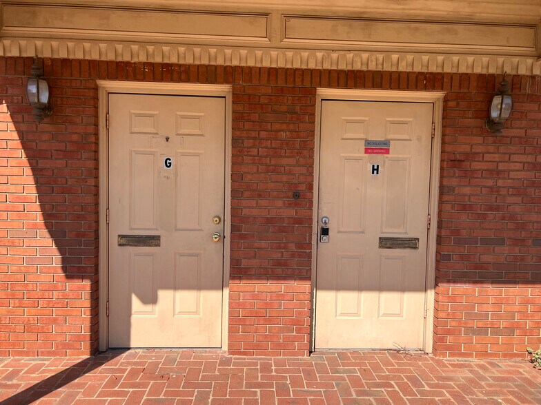 More Photos Of 118 North Ave, Jonesboro Office For Lease