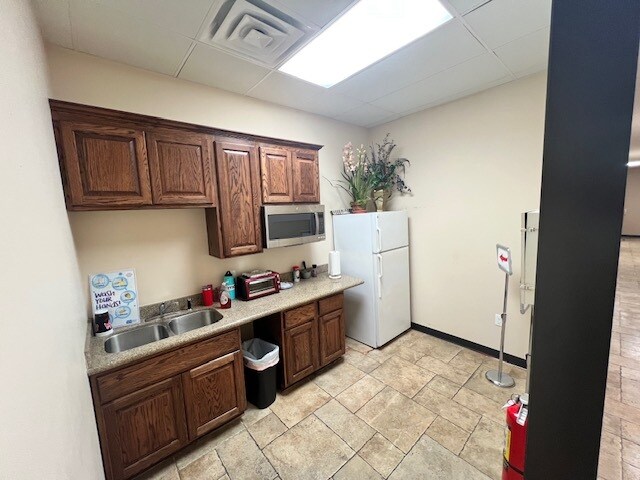 More Photos Of 11050 W Little York Rd, Houston Light Distribution For Lease