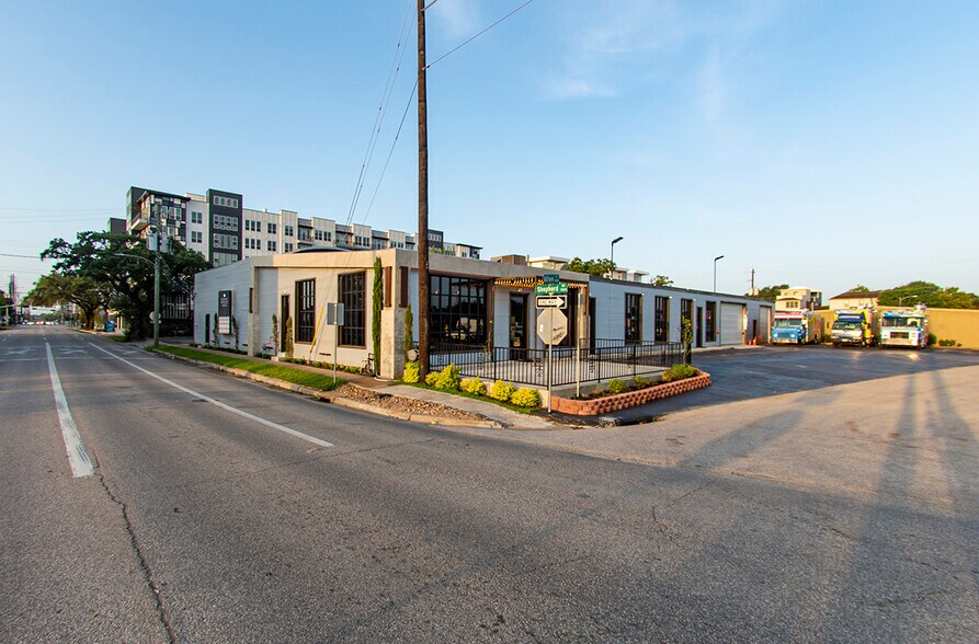 More Photos Of 1219 Shepherd Dr, Houston General Retail For Sale