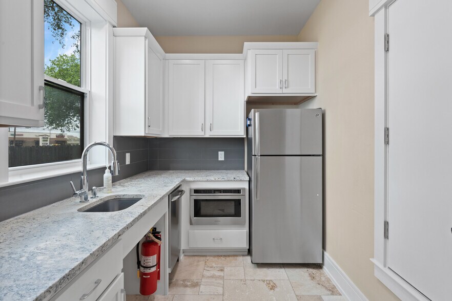 More Photos Of 1206 Hart St, Georgetown Specialty For Sale