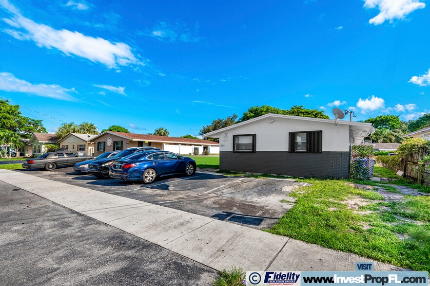 More Photos Of 404 NE 4th St, Pompano Beach Multifamily For Sale