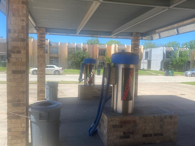 More Photos Of 521 Alegre Vista Dr, Denton Carwash For Sale