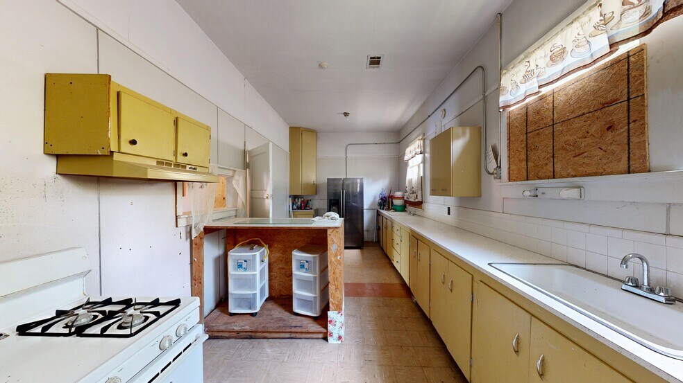 More Photos Of 1107 Spring St, Hot Springs Flex For Lease