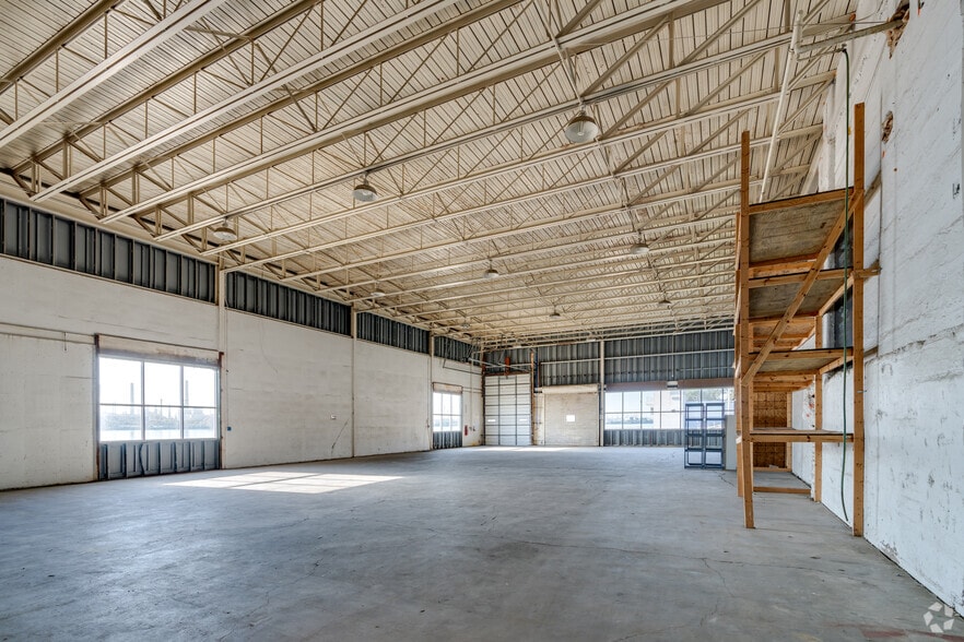 More Photos Of 2380 Military St, Port Huron Industrial For Sale