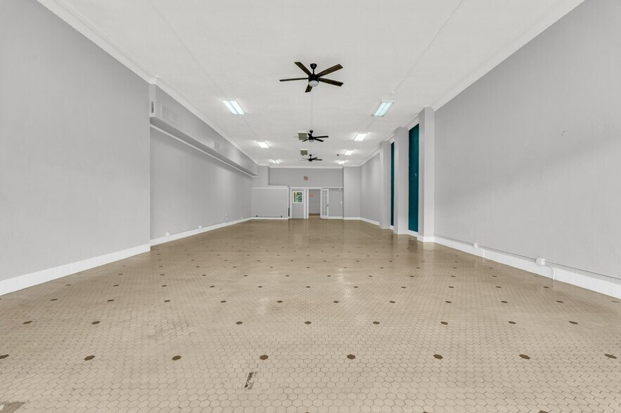 More Photos Of 423 Main St, Columbus Storefront Retail Residential For Sale