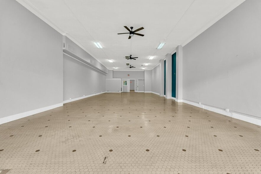 More Photos Of 423 Main St, Columbus Storefront Retail Residential For Lease