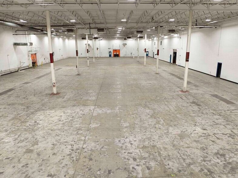 More Photos Of 5750 W 118th St, Alsip Unknown For Lease