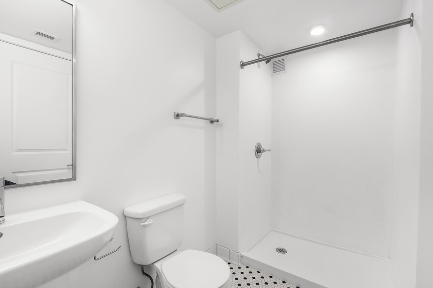 More Photos Of 1729 Grand Ave, Des Moines Apartments For Sale