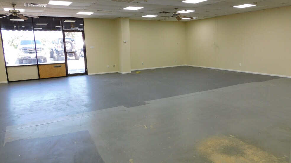 More Photos Of 9339 Rosedale Hwy, Bakersfield Unknown For Lease