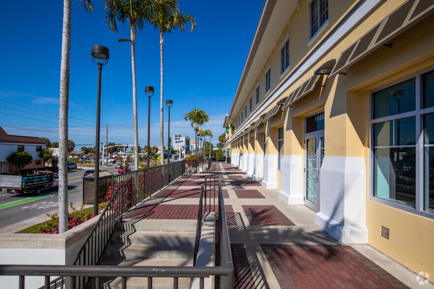 More Photos Of 111 104th Ave, Treasure Island Supermarket For Lease