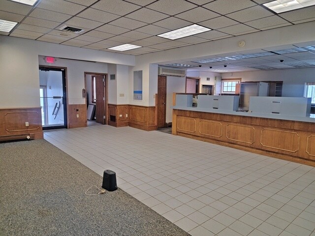 More Photos Of 204 S Main St, Loyal Bank For Sale