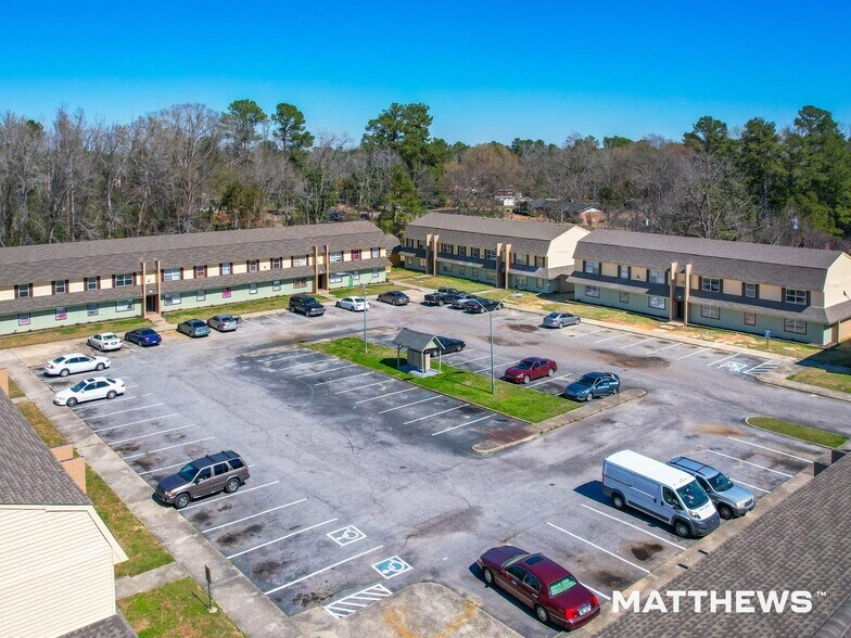 Primary Photo Of 825 Tomlinson St, Kingstree Apartments For Sale
