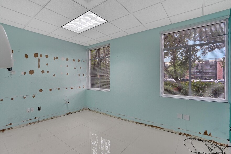 More Photos Of 15620 SW 29th St, Miramar Medical For Sale