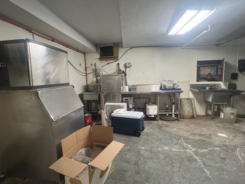 More Photos Of 316-326 State St, New London Storefront Retail Office For Lease
