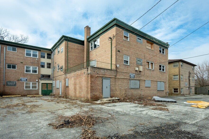 More Photos Of 8735 S Beverly Blvd, Chicago Apartments For Sale