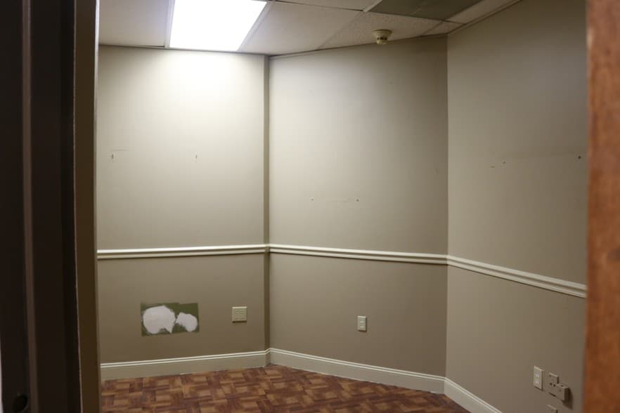 More Photos Of 808 Commerce Blvd, Riverdale Medical For Sale