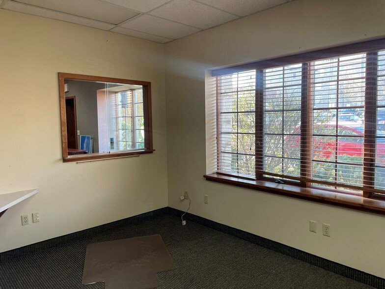 More Photos Of 903 E Ash St, Columbia Office For Sale