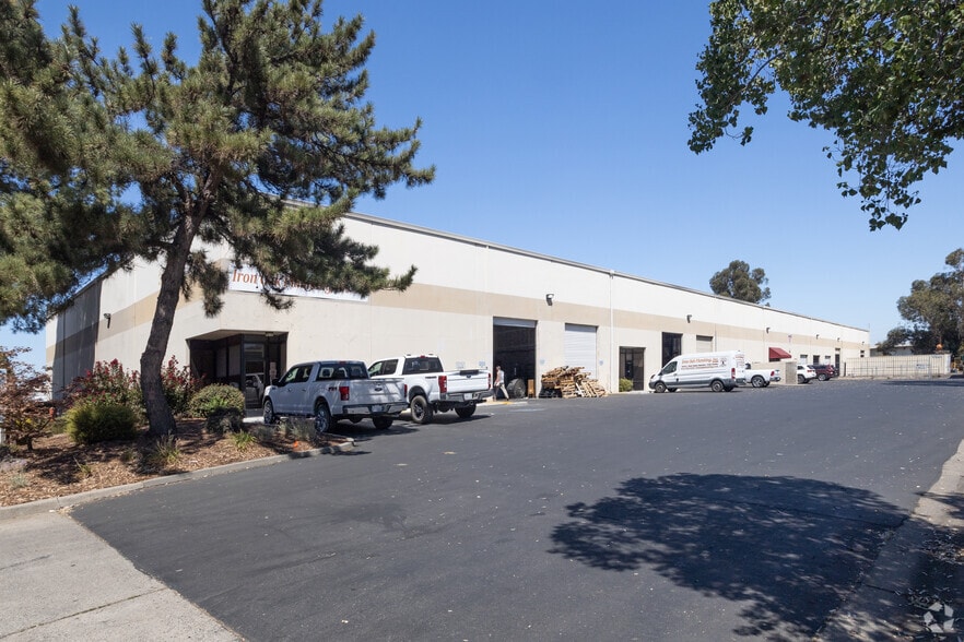 More Photos Of 3825 Cincinnati Ave, Rocklin Warehouse For Lease