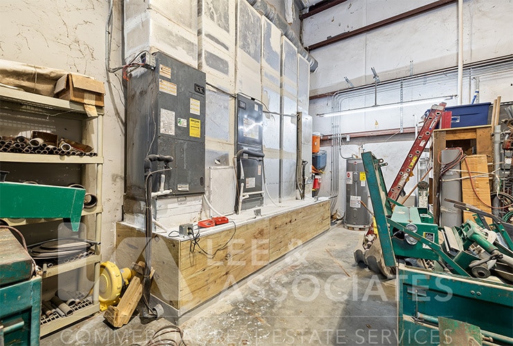 More Photos Of 592 Thorpe Rd, Orlando Warehouse For Lease