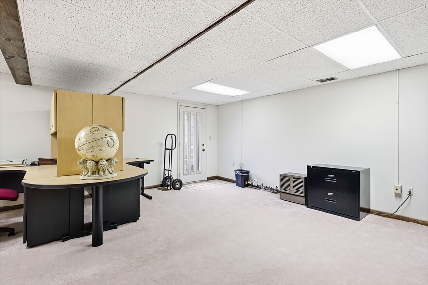 More Photos Of 2001-2007 Kinvara Dr, Pittsburgh Office For Sale