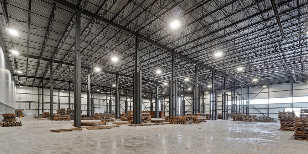 More Photos Of 180 Rue Mcarthur, Salaberry-de-valleyfield Industrial For Lease