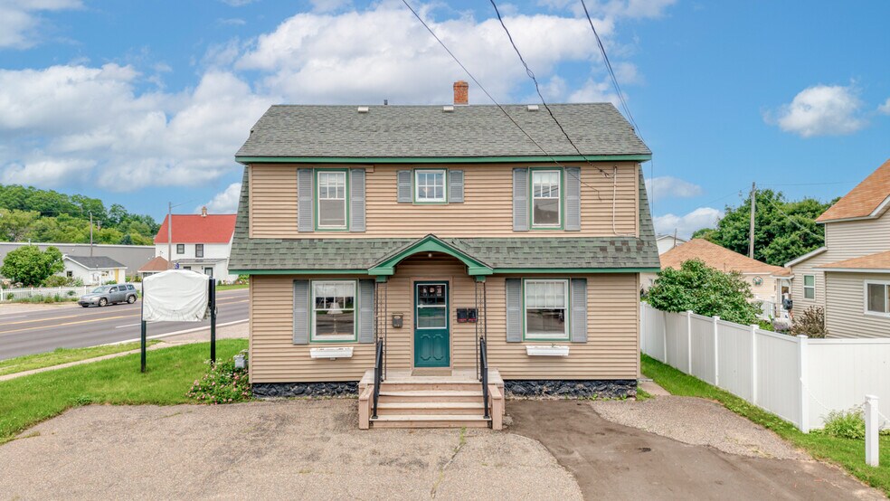 Primary Photo Of 212 E Margaret St, Iron Mountain Office For Sale