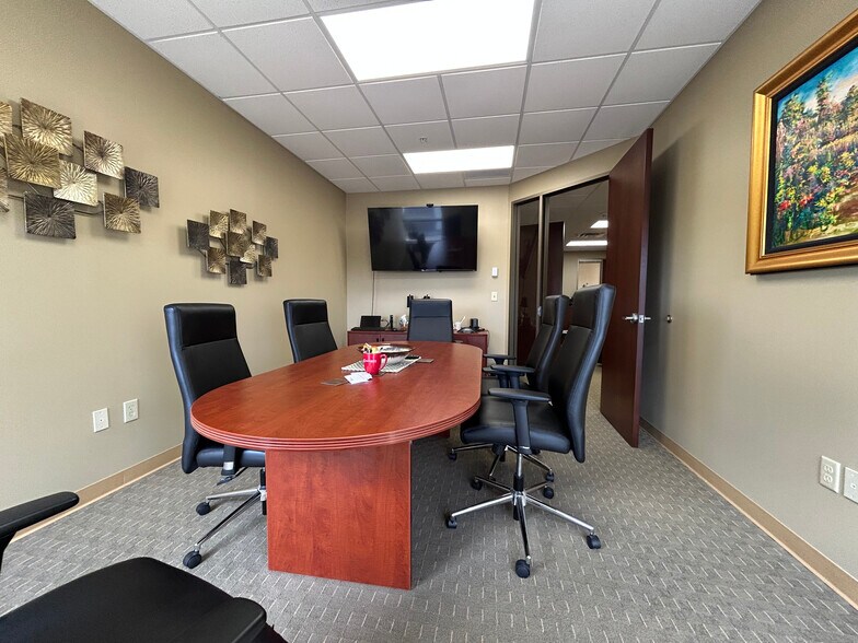 More Photos Of 4755 Lake Forest Dr, Blue Ash Office For Lease