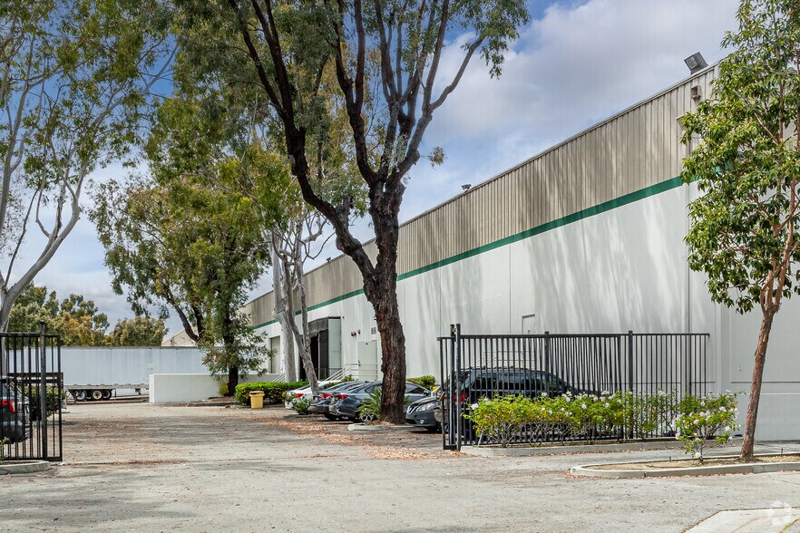 More Photos Of 16205 Distribution Way, Cerritos Manufacturing For Sale