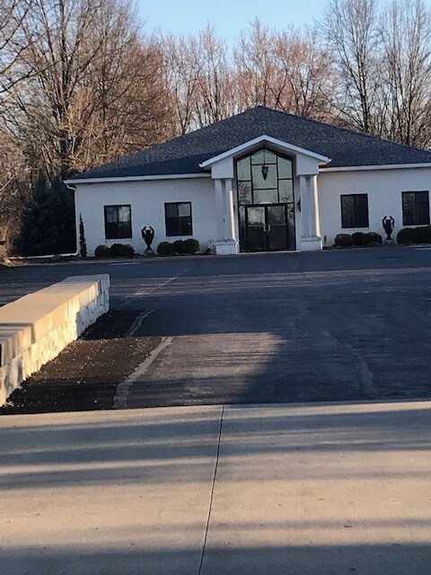 More Photos Of 908 E Waterloo Rd, Akron Medical For Lease