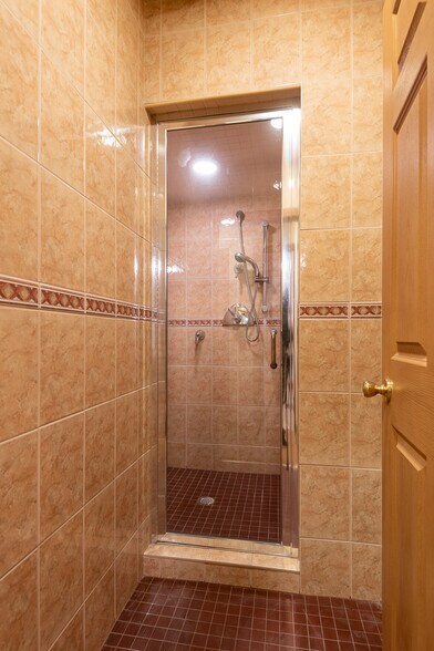 More Photos Of 2150 W 95th St, Chicago Storefront Retail Office For Sale