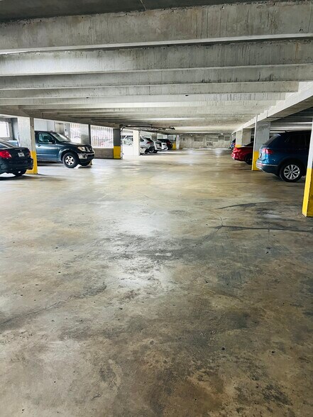 More Photos Of 8370 W Flagler St, Miami Medical For Lease