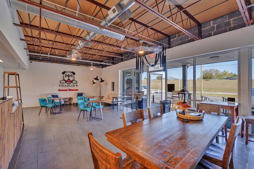 More Photos Of 401 E Myrtle, Johnson City Freestanding For Sale