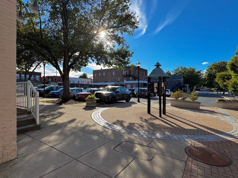 More Photos Of 38 Elm St, Westfield Storefront Retail Office For Lease