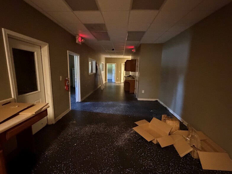 More Photos Of 3908 Winder Hwy, Flowery Branch Unknown For Lease