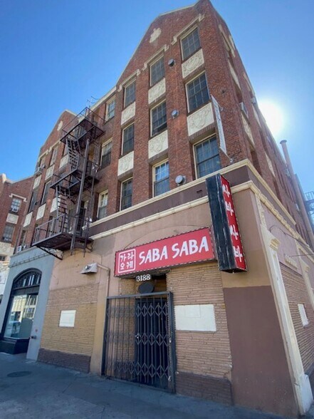 Primary Photo Of 3176-3188 W 8th St, Los Angeles Apartments For Lease