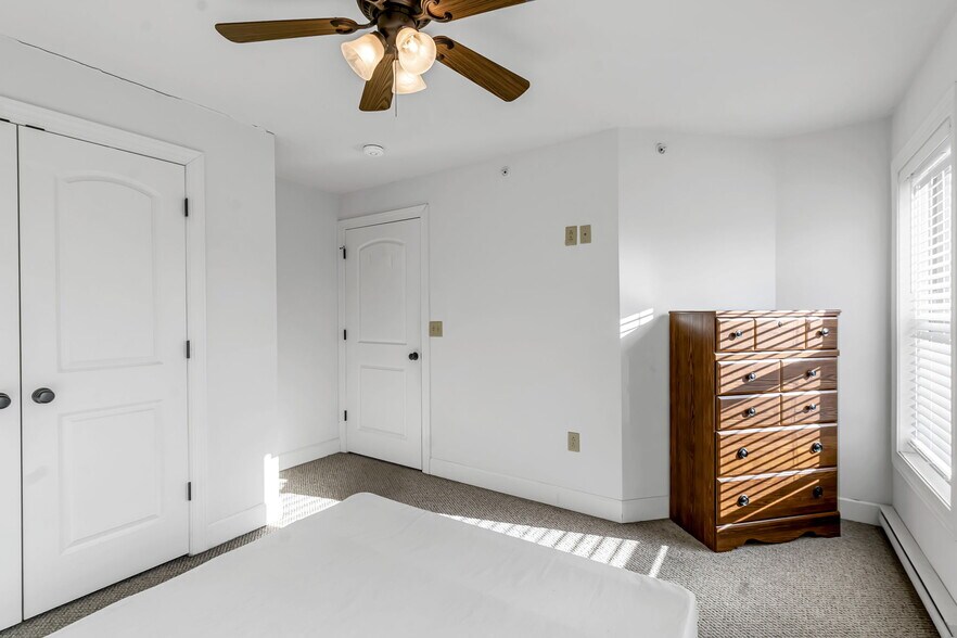 More Photos Of 38 Washington St, Ellicottville Storefront For Sale