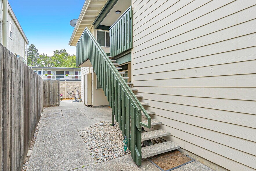 More Photos Of 240 2nd St, Davis Apartments For Sale