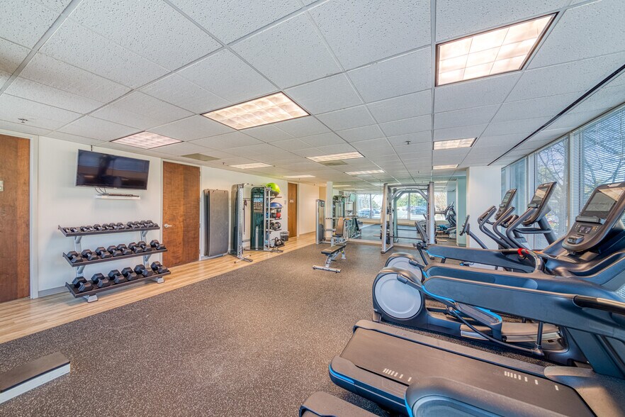 More Photos Of 780 Johnson Ferry Rd NE, Atlanta Office For Lease