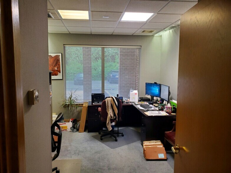 More Photos Of 6 Ponds Edge Dr, Chadds Ford Medical For Lease