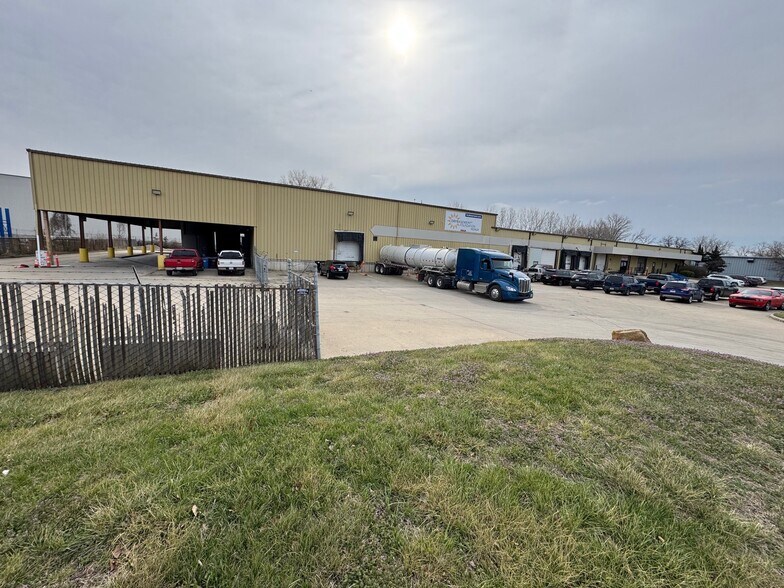 More Photos Of 1811 N Topping Ave, Kansas City Warehouse For Sale