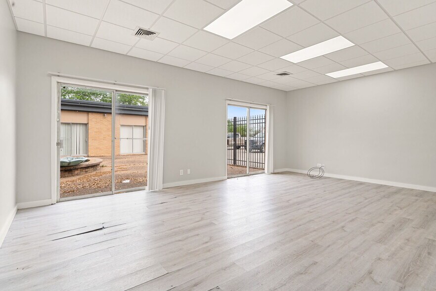 More Photos Of 9941 Rowlett Rd, Houston Medical For Lease