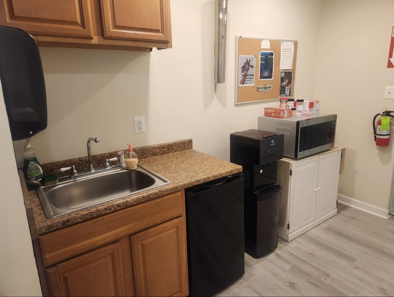 More Photos Of 22196 Three Notch Rd, Lexington Park Office For Lease