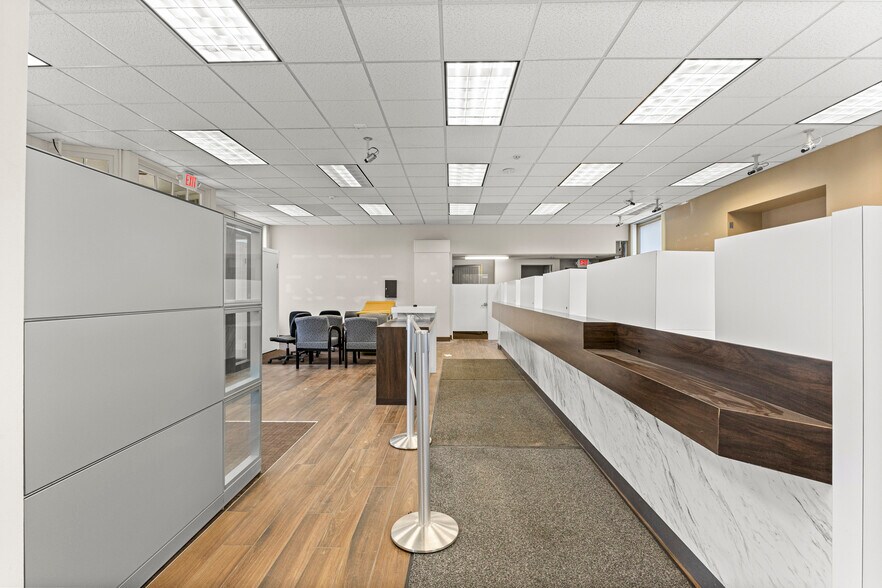 More Photos Of 23700 Goddard Rd, Taylor Bank For Lease