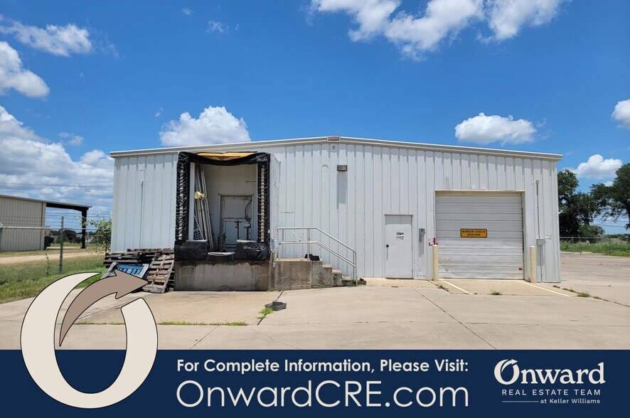 More Photos Of 22002 Woodway Dr, Waco Warehouse For Sale